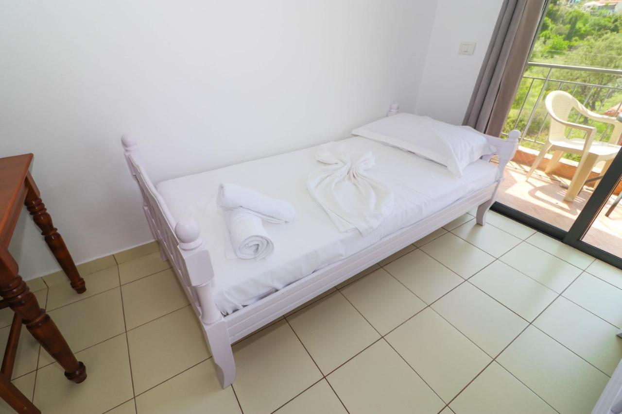 Bora Rooms Himarë Exterior foto