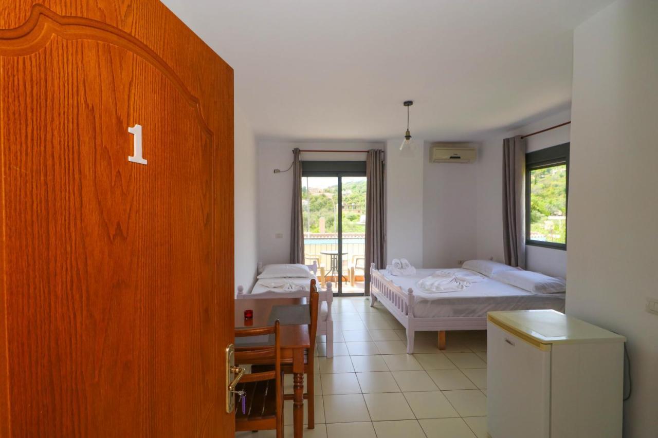 Bora Rooms Himarë Exterior foto