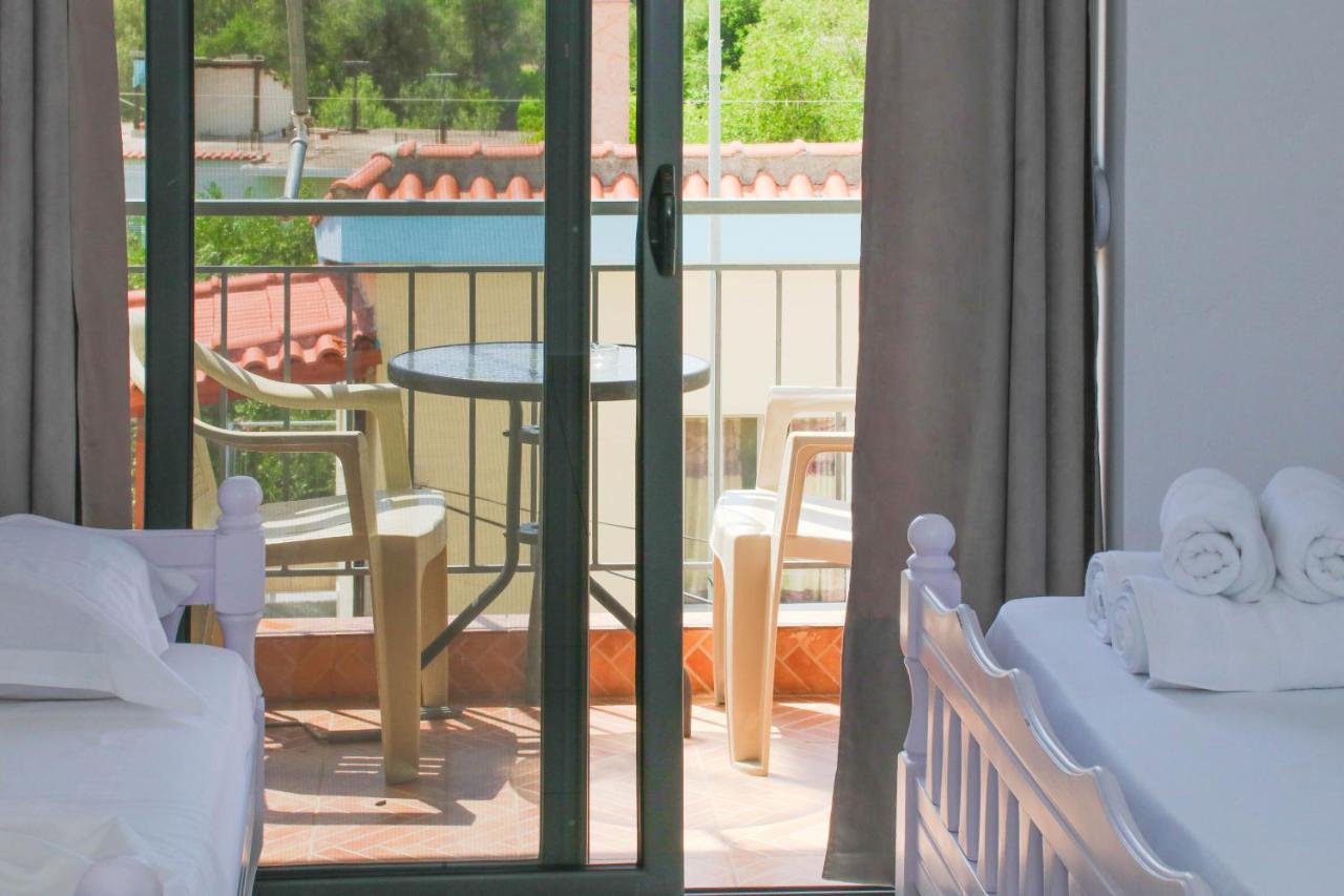 Bora Rooms Himarë Exterior foto