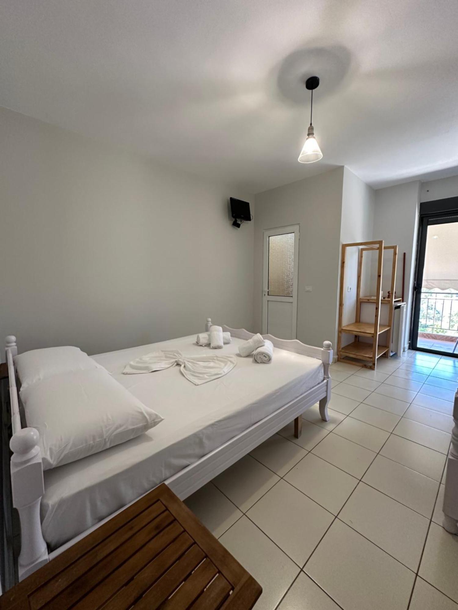 Bora Rooms Himarë Exterior foto